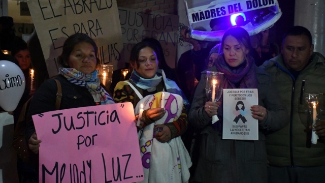 Familiares reclamaron «celeridad en la investigación y justicia» por los bebés muertos