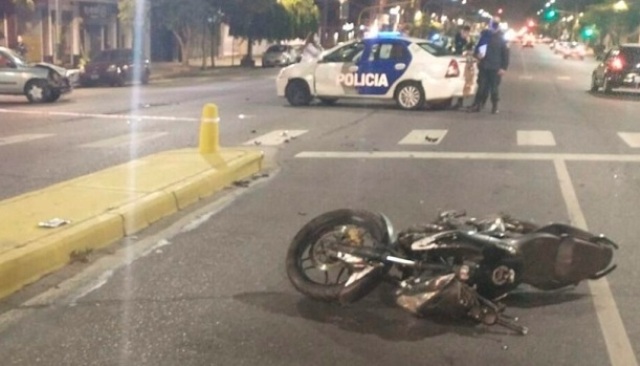 Choque en avenida Juan B. Justo con una moto robada