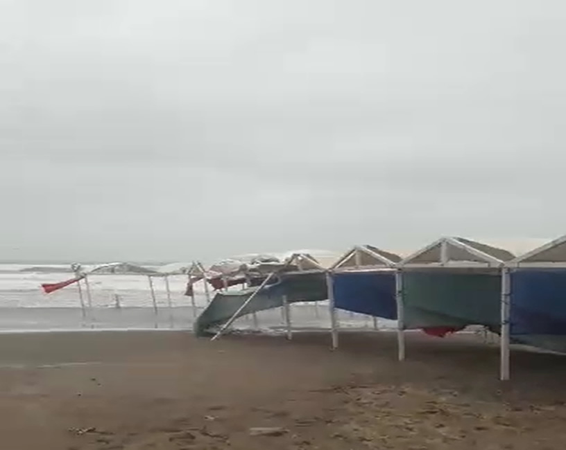 Las intensas ráfagas de viento destrozaron las carpas de Punta Mogotes