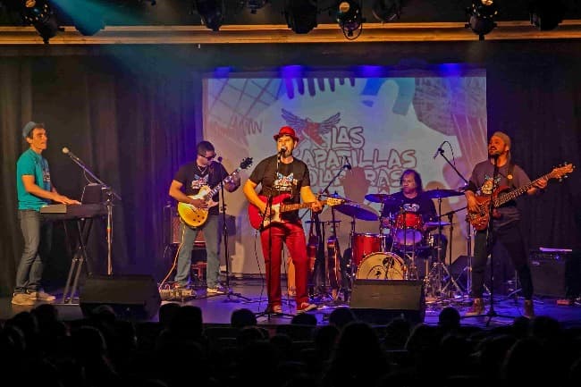 Rock para toda la familia con «Las Zapatillas Voladoras»
