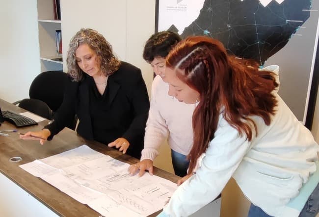 Las mujeres en el ámbito técnico y profesional y las barreras culturales que enfrentan.