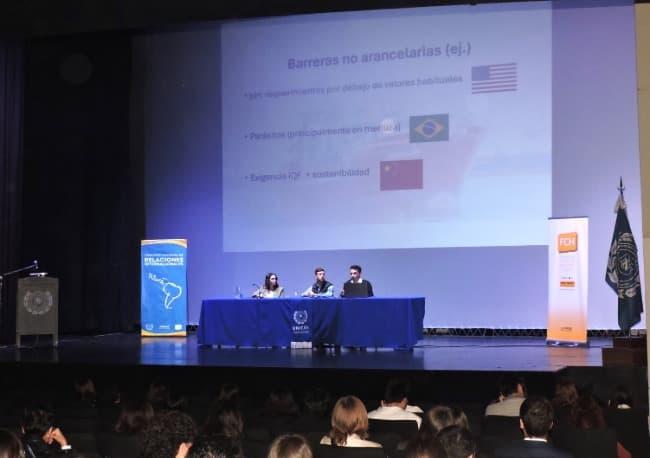 Un marplatense en el Primer Congreso Nacional de Relaciones Internacionales