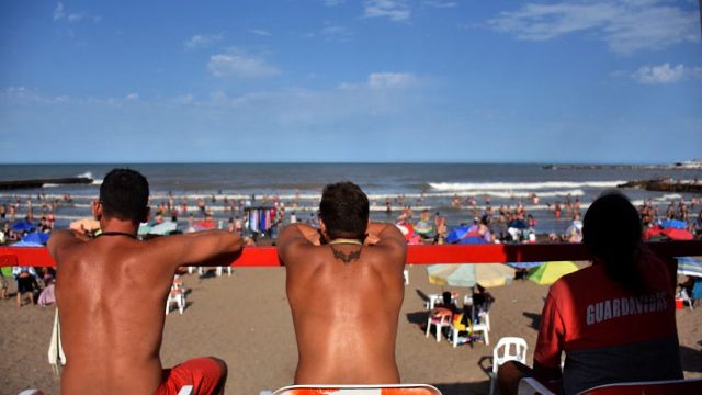Hay acuerdo: los guardavidas privados cobrarán un 90% más