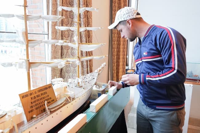 La maqueta de la Fragata Libertad desembarca en «A desaburrir el invierno»