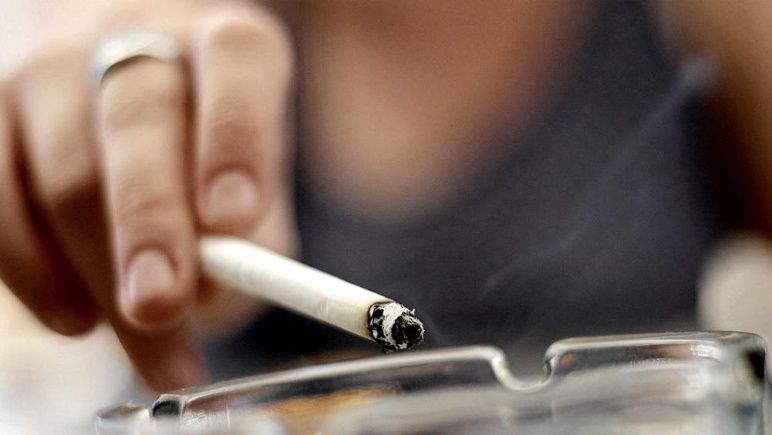 Si les dan luz verde para trabajar, las tabacaleras necesitan 48 horas para llegar a los kioscos