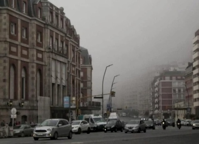 Clima: sigue el alerta violeta por niebla