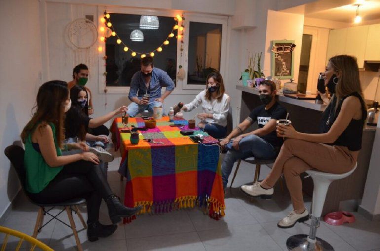Restricciones: advierten que las multas serán dirigidas a reuniones colectivas