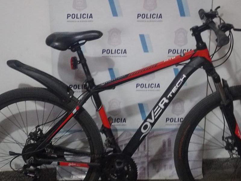 Intentó robar una bici, un repositor lo vio y lo frenaron 