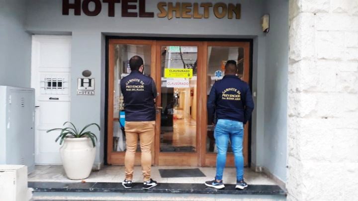 Clausuran tres hoteles de la vieja terminal denunciados por alojar delincuentes