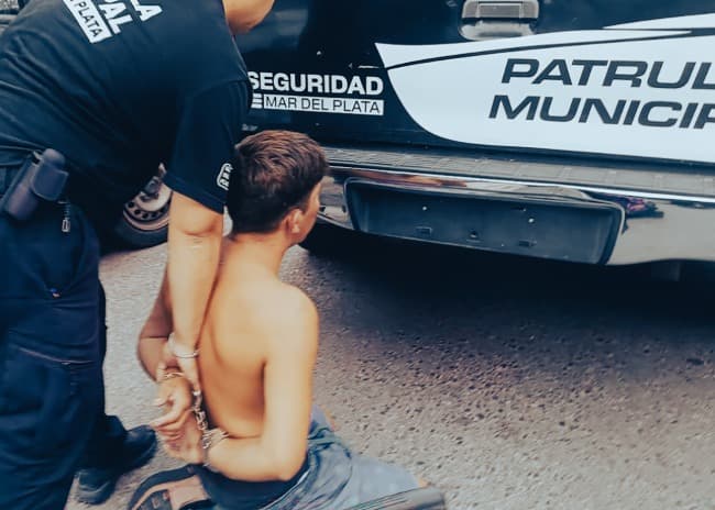 Leia La Patrulla Municipal intervino ante una pareja de delincuentes en 11 de Septiembre y Mitre