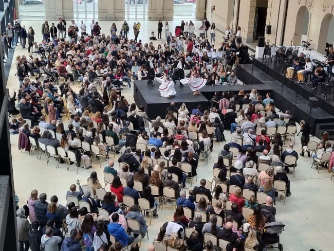 Más de 1000 marplatenses y turistas celebraron a la patria y la solidaridad