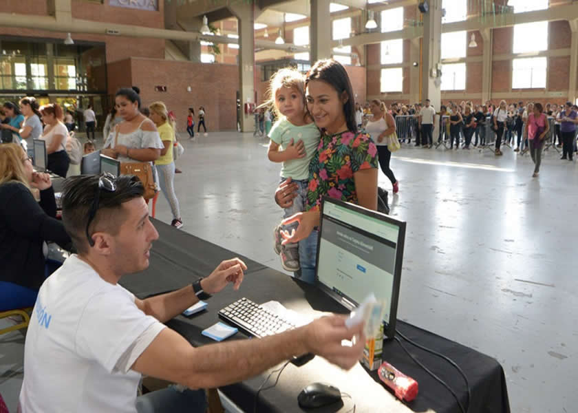 Se suspende la entrega de las tarjetas Alimentar