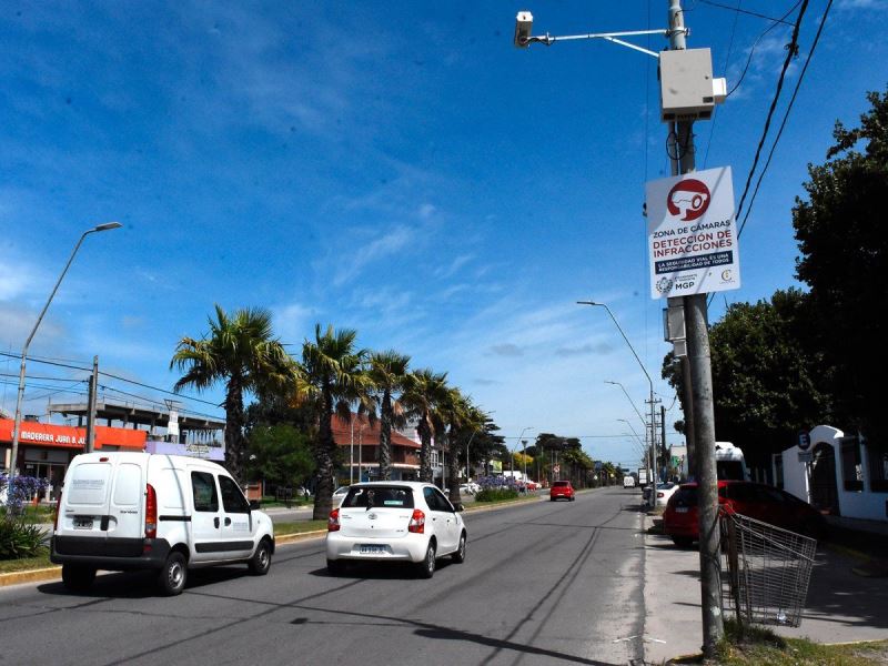 Cuestionan la aprobación de concejales radicales al proyecto de las fotomultas 