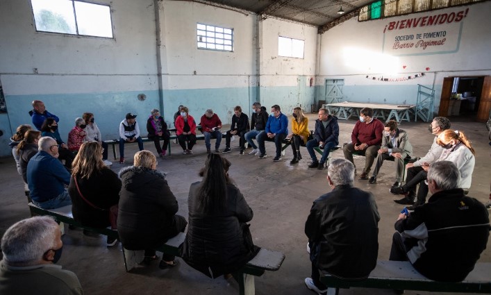 Montenegro se reunió con vecinos de los barrios Regional y Las Américas