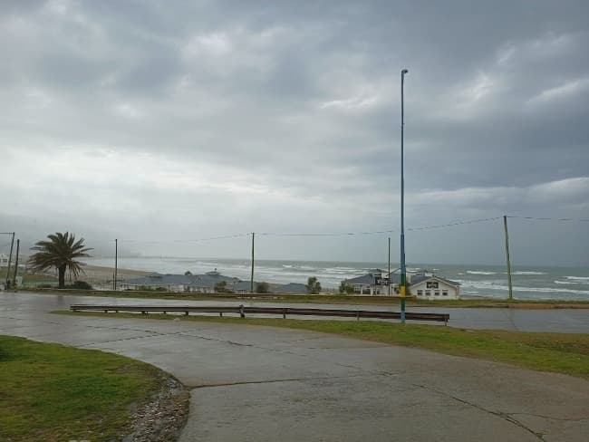 Clima de Miércoles: Pasan cosas como la lluvia