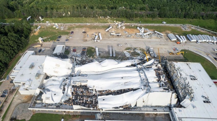 Un tornado destruyó la fábrica de Pfizer y advierten que podrían faltar medicamentos