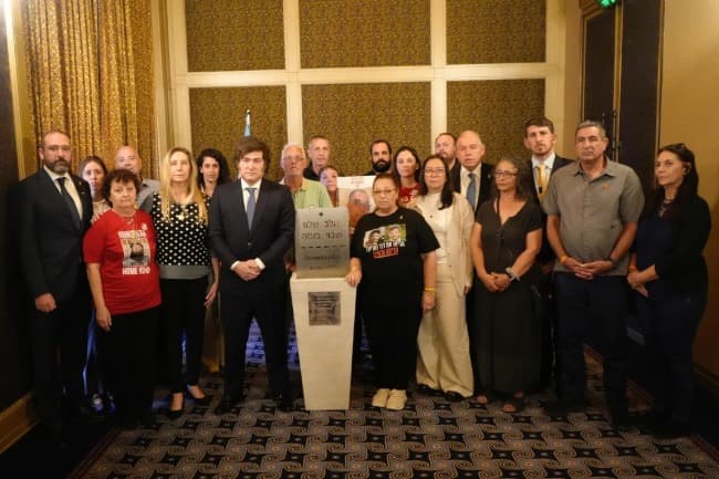 Milei se reunió con familiares de víctimas secuestradas por Hamas en su paso por Israel