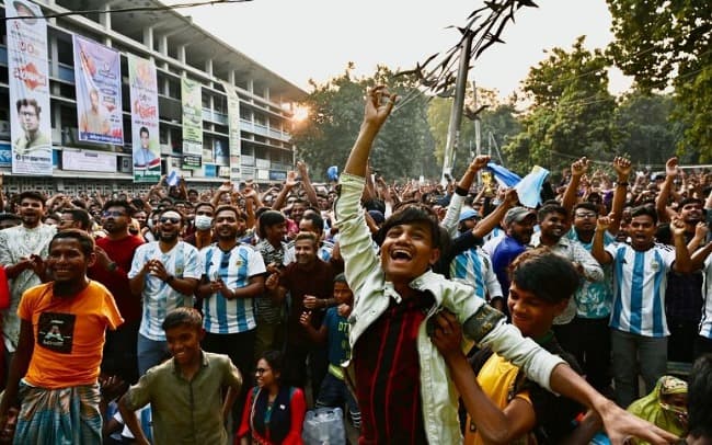 Locura en Bangladesh por la Selección Argentina: otra vez miles de personas salieron a festejar