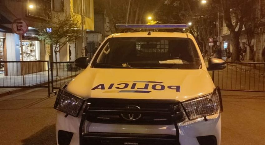 Lo atacaron entre 3 para robarle, sacó un cuchillo e hirió a uno de los delincuentes