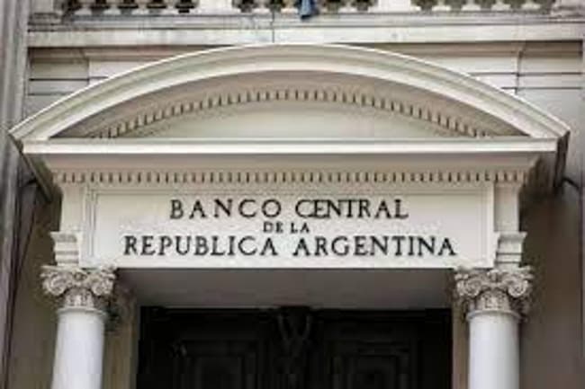 Deuda: autorizan por decreto emitir dos billones de pesos para 2024
