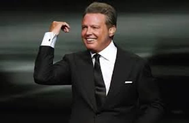 Luis Miguel volvió a los escenarios en Buenos Aires: las primeras imágenes de su show