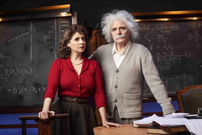 Llega al Auditorium «Relatividad» con Gabriela Toscano y Luís Machín