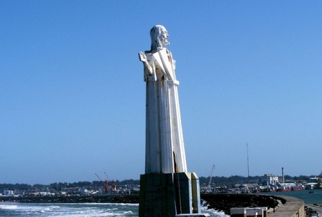 Restaurarán el monumento a San Salvador en la escollera sur