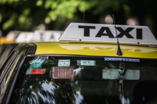 El Municipio exige el cumplimiento del servicio nocturno de taxis