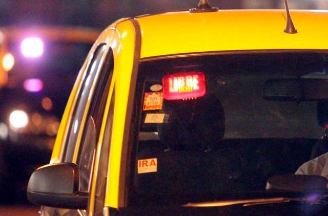 Paro de Taxis: Un sector  disidente rechaza el paro propuesto para esta noche