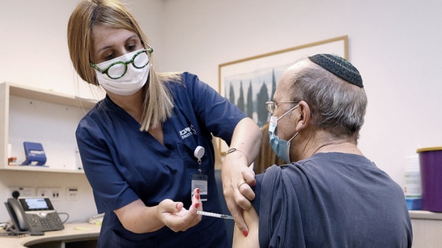 La variante Ómicron avanza en Israel y por primera vez supera los 48 mil contagios en 24 horas