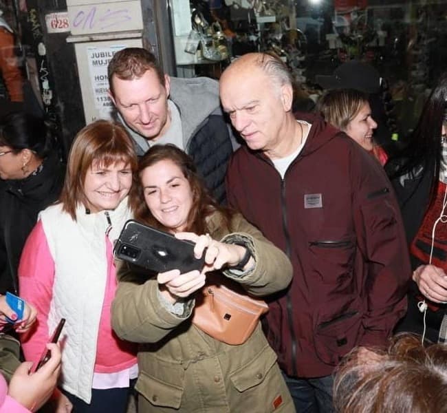 De cara a las PASO Patricia Bullrich visitó Merlo junto a Grindetti