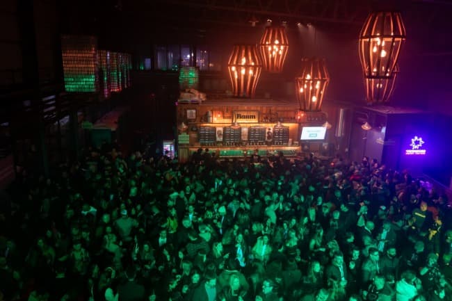 La cerveza artesanal de fiesta: Baum cumple 15 años y TIRA la fábrica por la ventana