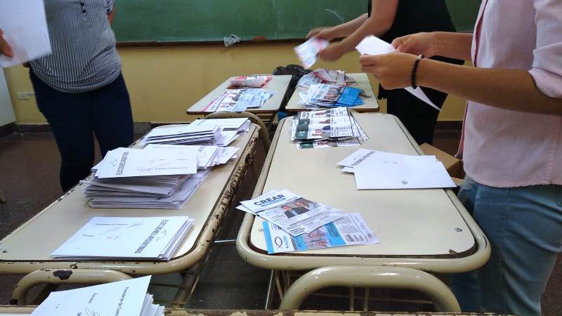Ya se escrutó el 70% de las mesas de todo el país