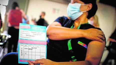 Provincia de Buenos Aires vacunará a los mayores de 60 años que hayan perdido el turno