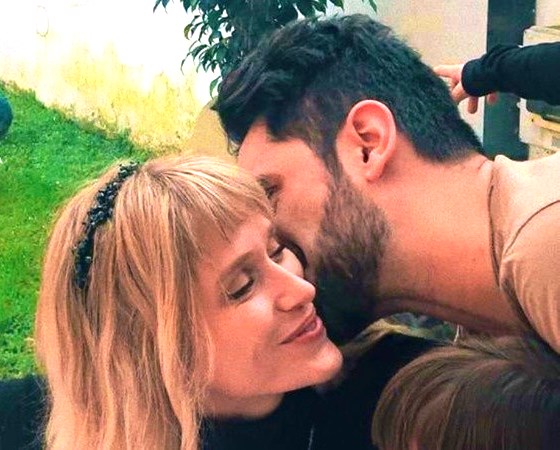 Viral: el infiltrado en la foto de amor de Gonzalo Heredia y Brenda Gandini