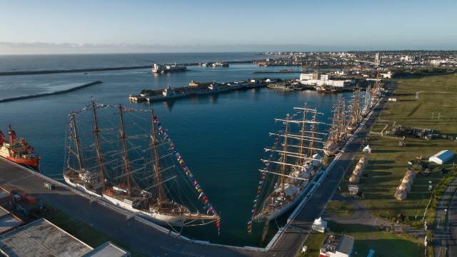 Las Velas de Latinoamerica fueron la gran atracción turística de la Ciudad 