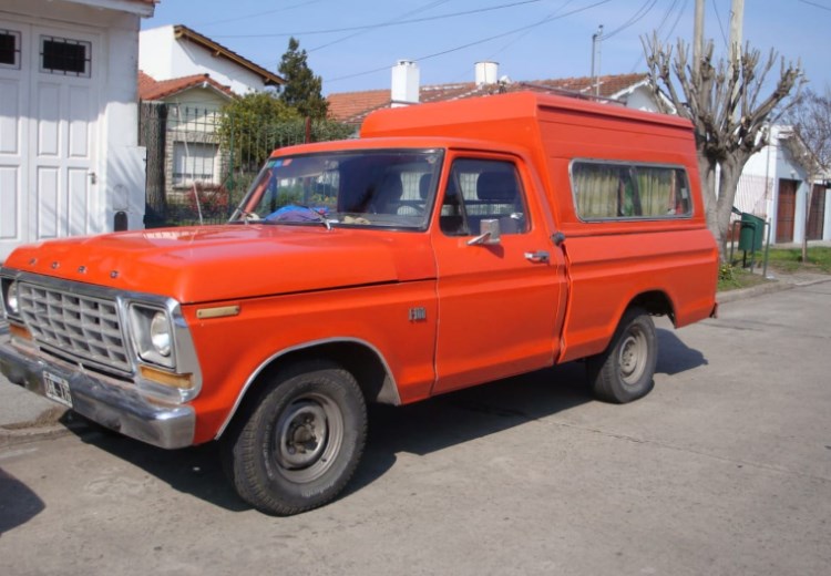 Fue a realizarse un control médico y le robaron la camioneta que dejó estacionada