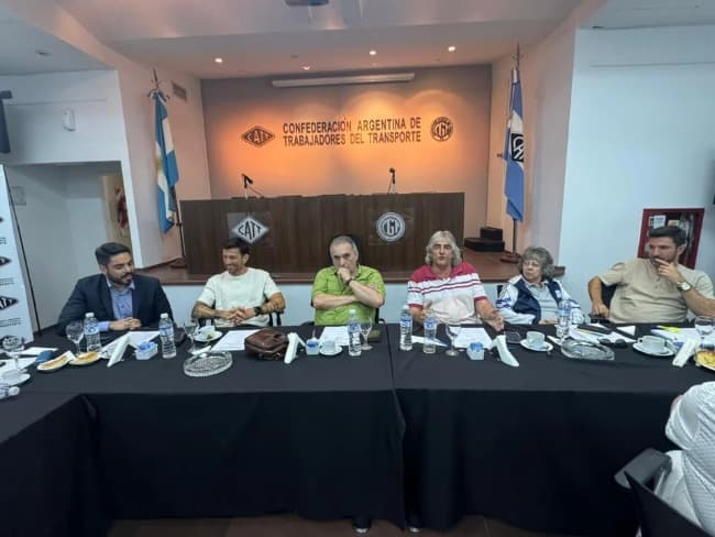 Leia Gremios del transporte reclaman “articular esfuerzos” contra la reforma laboral