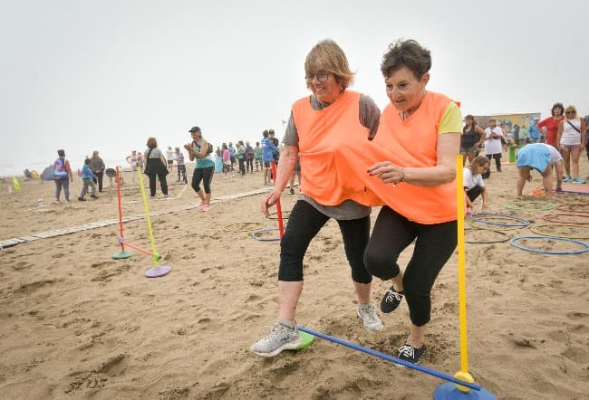 Muchas  propuestas gratuitas para disfrutar de la Playa Deportiva en Varese