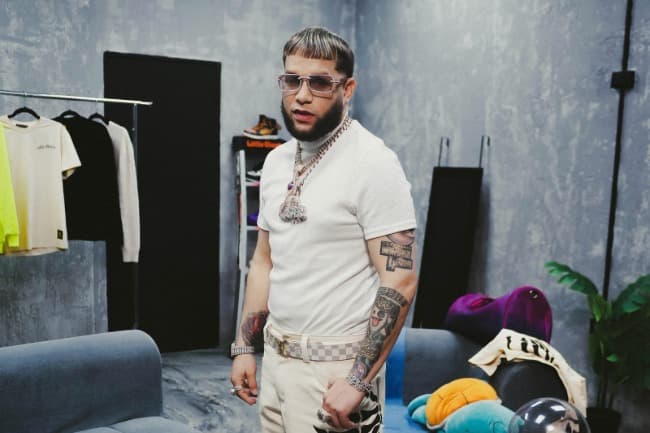 CASPER MÁGICO PRESENTA SU NUEVO ÁLBUM: LOS MÁGICOS