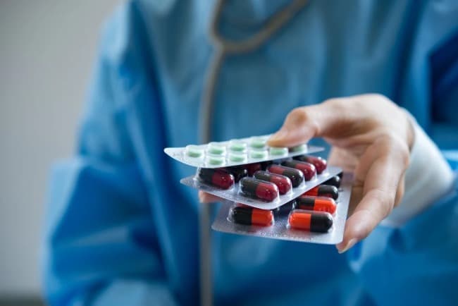 Leia El riesgo de automedicarse y usar mal los antibióticos