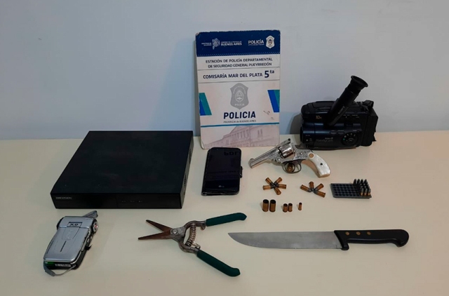 Exibicionista: Le mostraba los genitales a la vecina y lo denunció