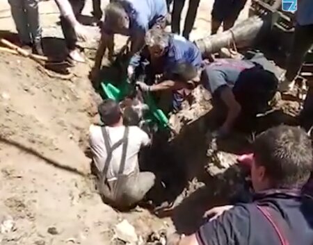 Rescatan un perro de una alcantarilla tras 20 horas de trabajo