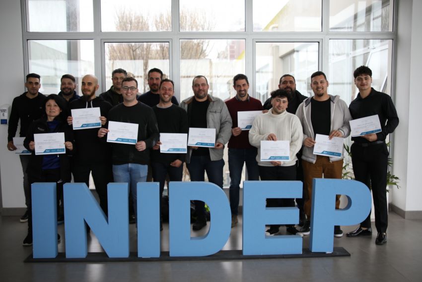 El INIDEP entregó certificados a 21 egresados