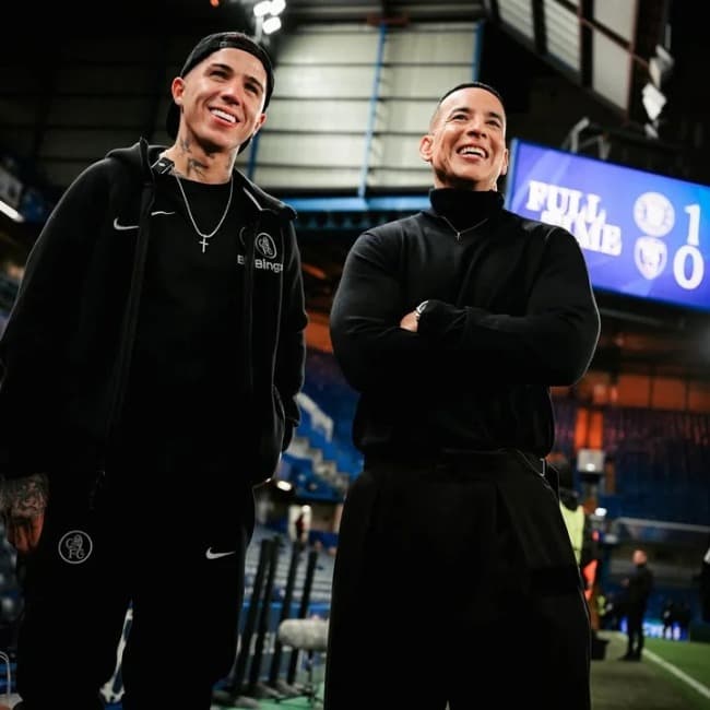 El emotivo encuentro de Enzo Fernández con Daddy Yankee en Londres