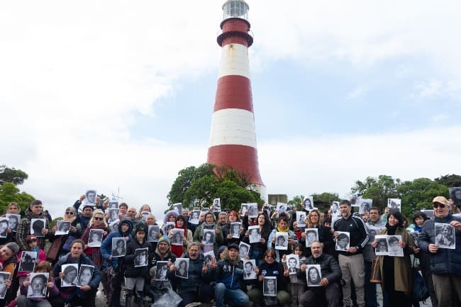 Marcha en el Faro de la Memoria