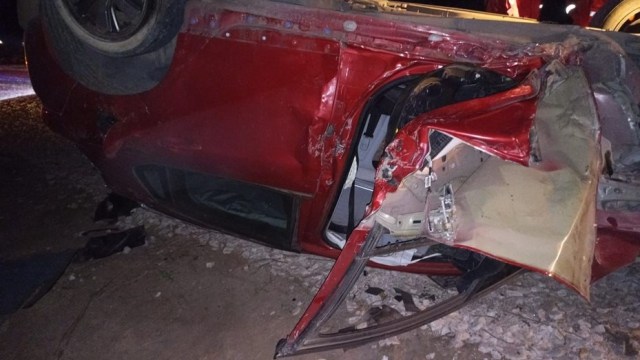 Camino viejo a Miramar: Un conductor perdió el control de su auto y volcó salió ileso