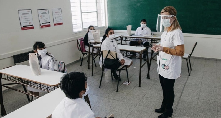 El Gobierno bonaerense ratifica su plan de volver a clases presenciales en marzo