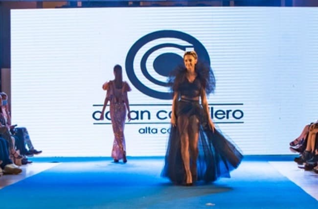 Con un desfile deslumbrante, se viene la semana de la moda 