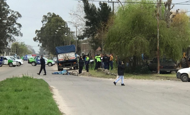 Camión arrolló a un ciclista y lo mató